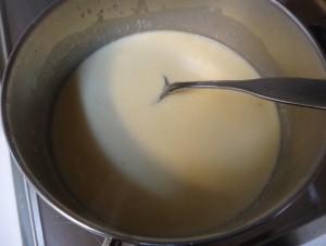 Cream gravy thickening